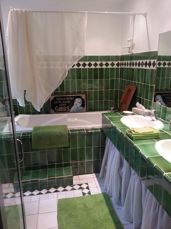La maison de l'œnologue Poucharramet Chambre photo